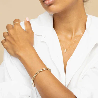 Collier avec initiales et l'inscription "Lettre d'amour" | Doré