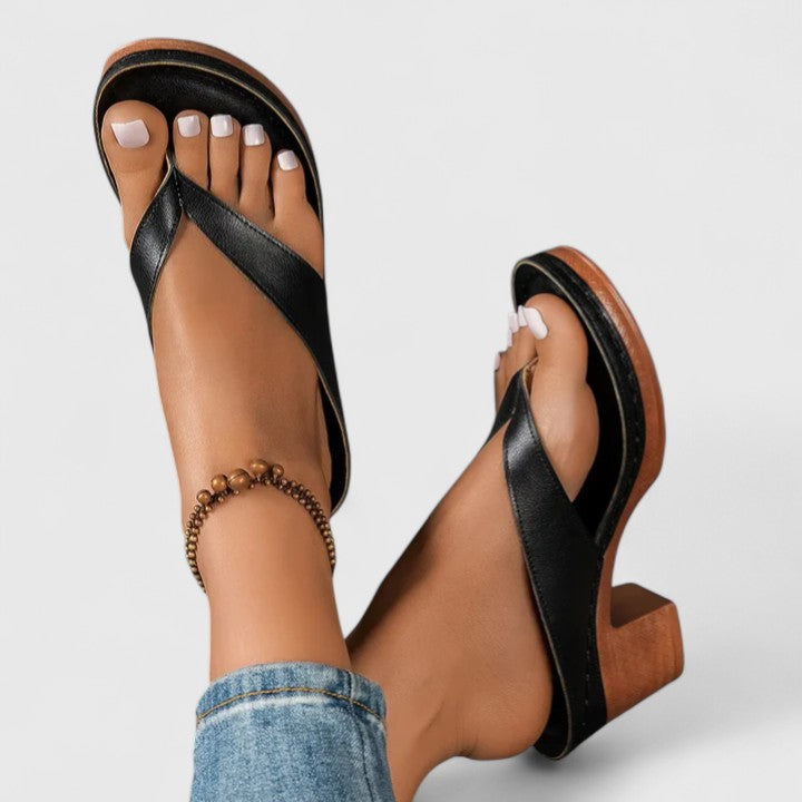 Talia | Sandales à Talon Large avec Tige entre les orteils et Sangle de Cheville