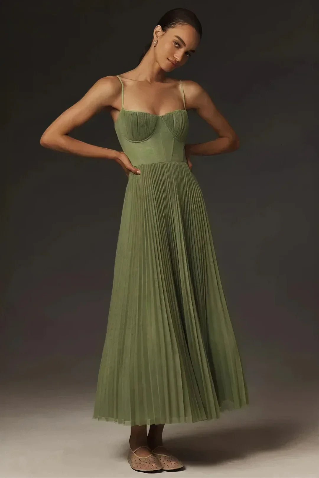 AMBER | ROBE EN TUL PLISSE AVEC DRAPÉ ASYMÉTRIQUE