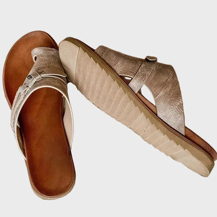Cleo | Sandales Plates avec Lanière entre les orteils et Semelle Matelassée