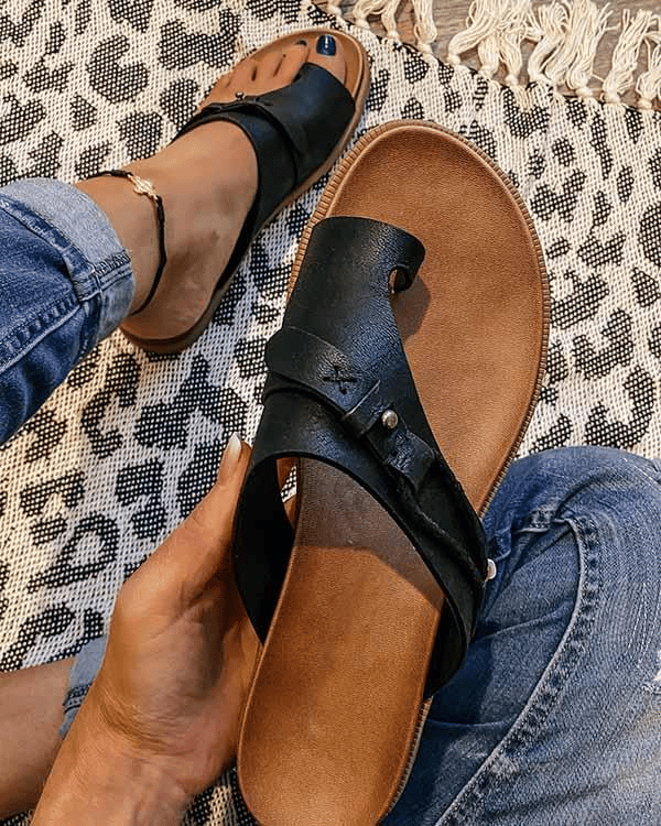 Cleo | Sandales Plates avec Lanière entre les orteils et Semelle Matelassée