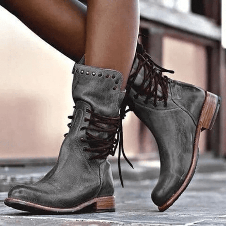 Elisa | Bottes rétro mi-hauteur à lacets et clous