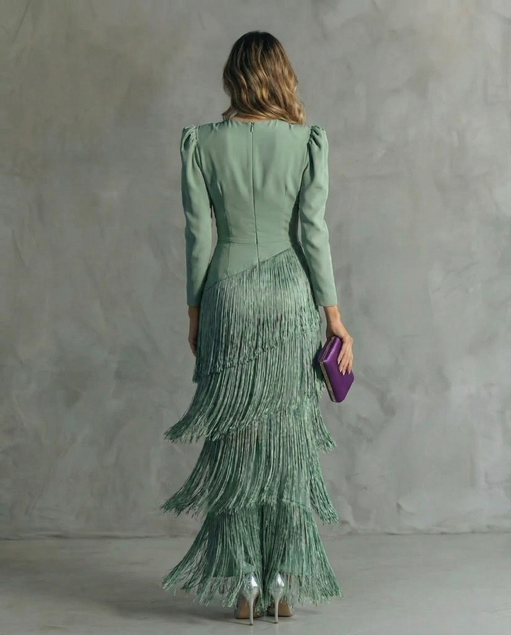 Clara | Robe élégante avec des manches à franges