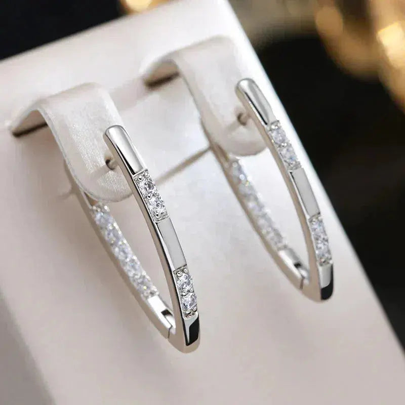 Boucles d'oreilles Sophistiquées avec Pierres de Zirconia