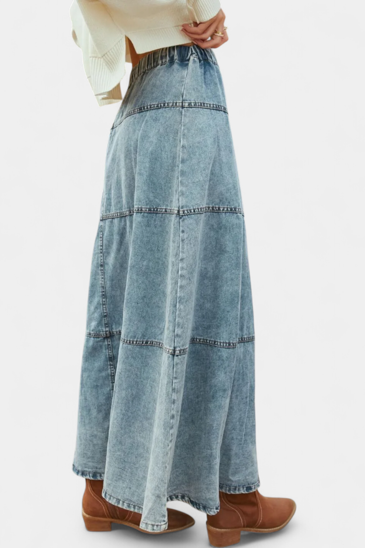 Lorraine | Jupe Maxi en Denim avec Détail de Plume