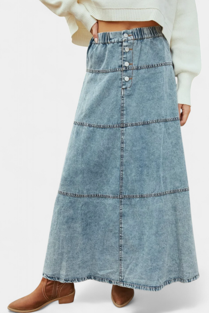 Lorraine | Jupe Maxi en Denim avec Détail de Plume