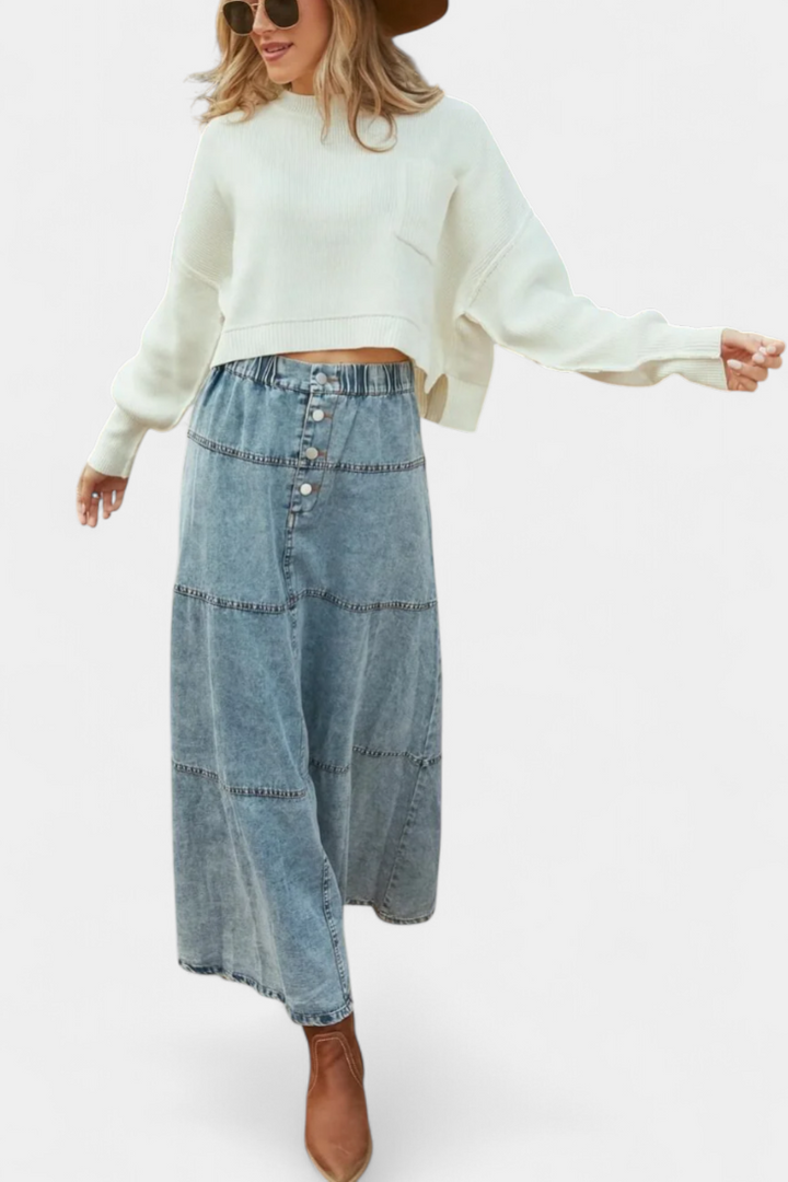 Lorraine | Jupe Maxi en Denim avec Détail de Plume